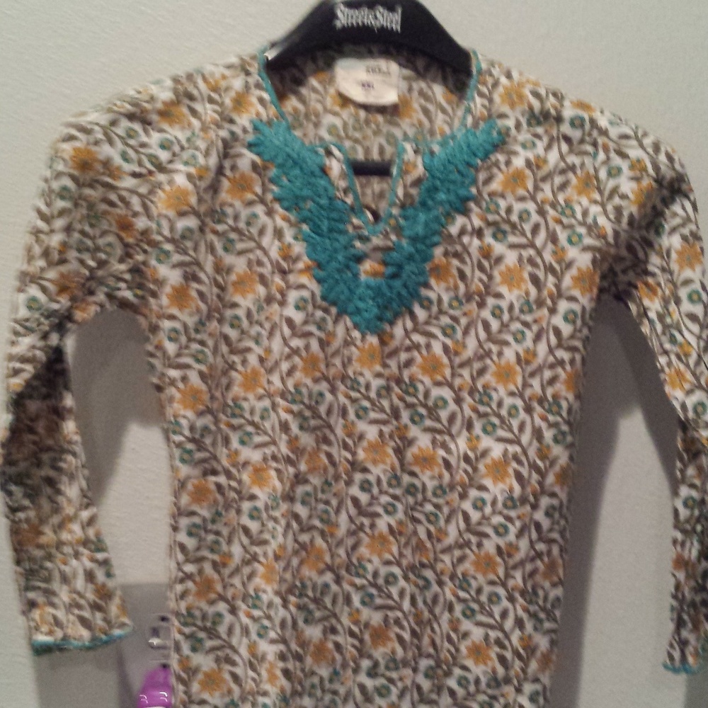 Girls XXL long sleeve Blouse from SGT Fletcher